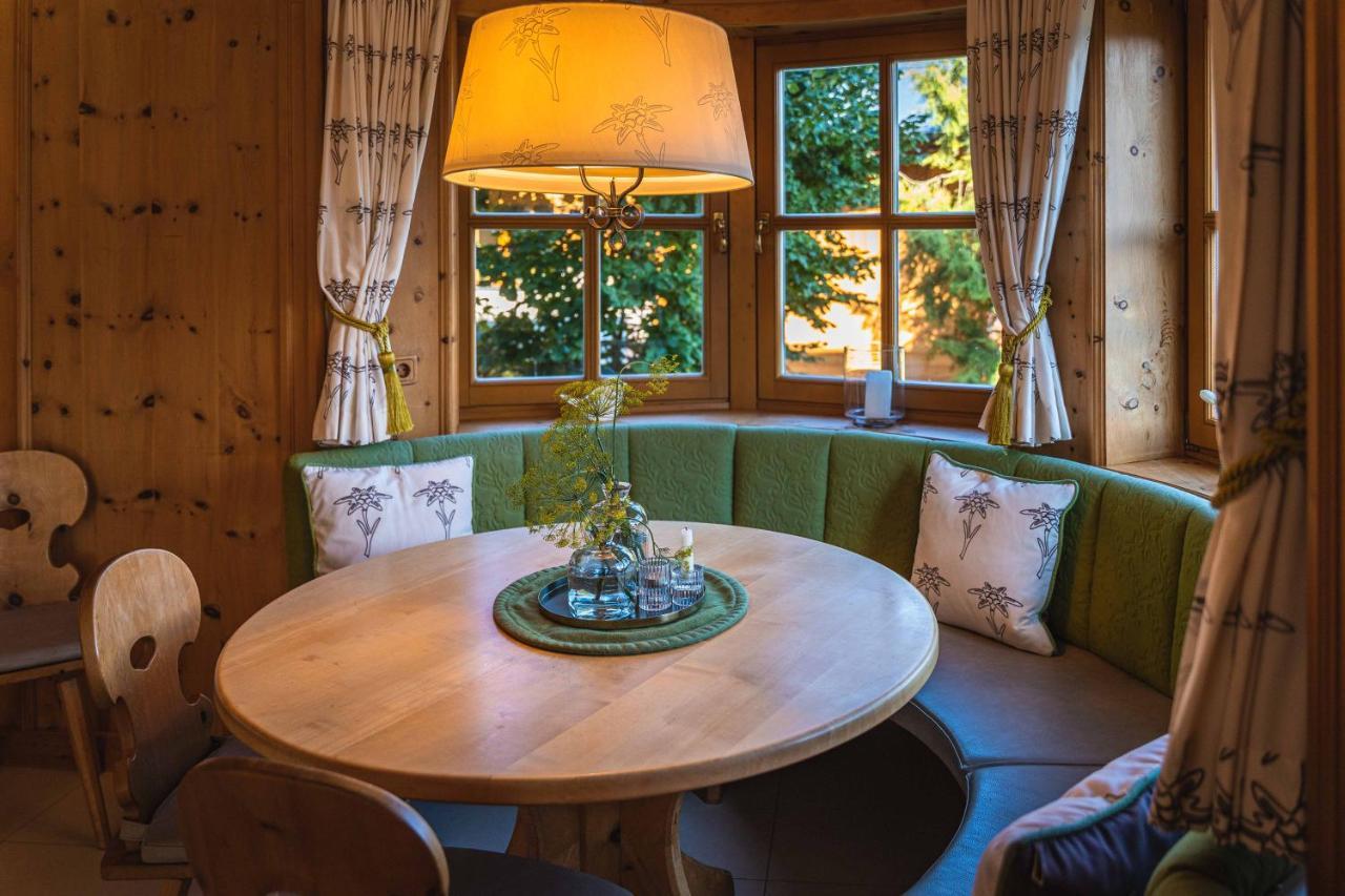 Chalet Crown Of The Alps By We Rent Zell am See Exteriör bild